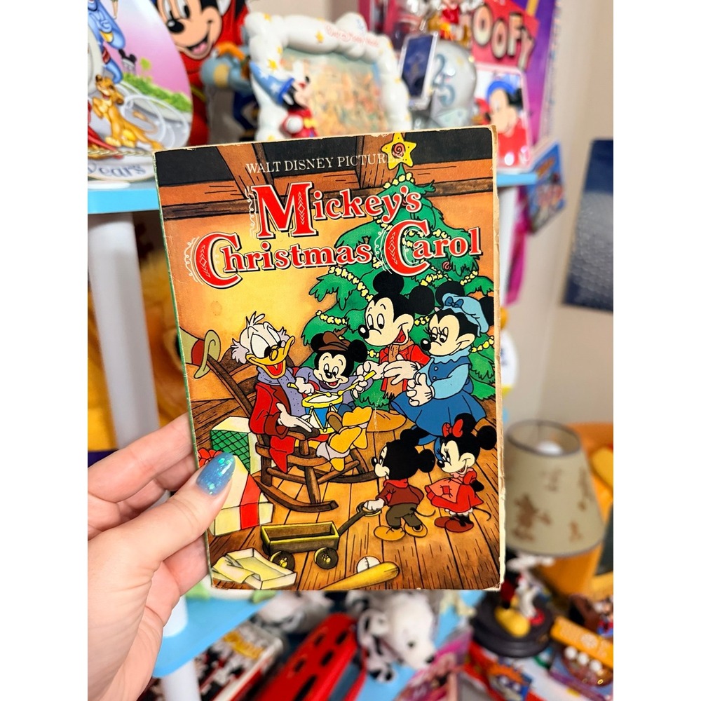 Mickeys Christmas carol book